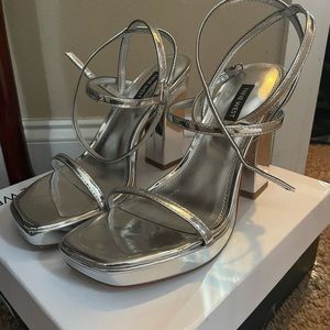 Nine West Y2K silver open-toe heels size 8.5